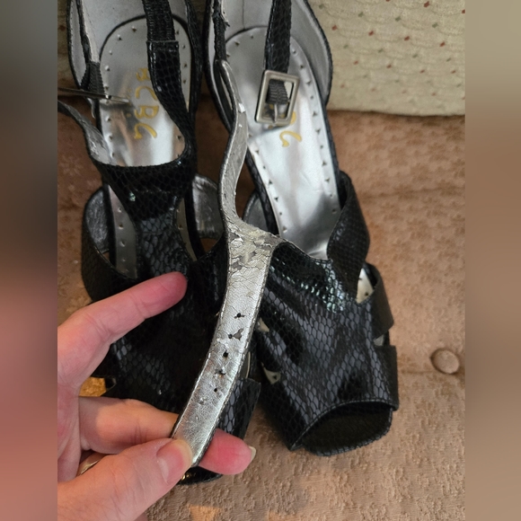 BCBG black faux snake skin heel stiletto sz6 - Picture 8 of 9